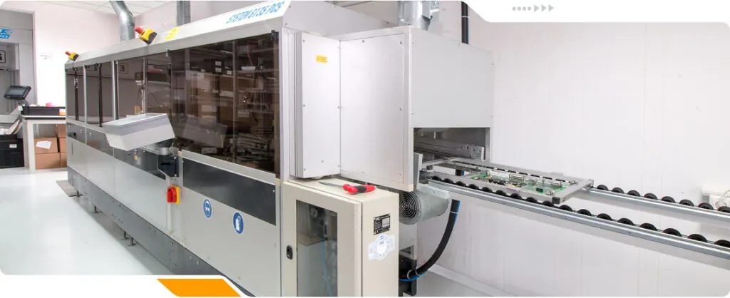 Die Wellenlötanlage 8100 PCS